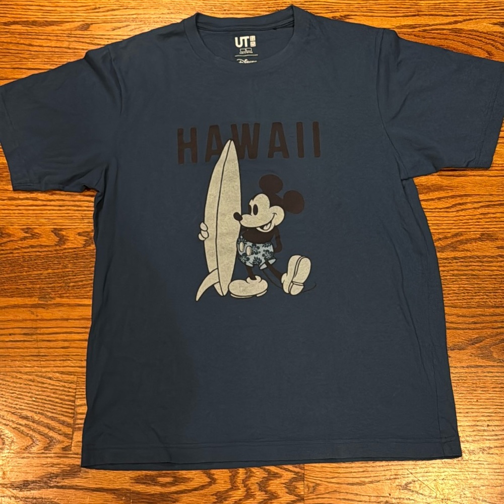 UT Uniqlo X Disney Mickey Mouse Hawaii Blue T-shirt Top Surfboard Swim Unisex S